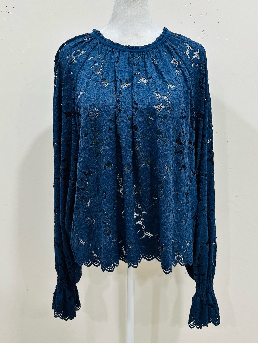 Free People Navy Blue Olivia Balloon‎ Sleeve Lace Blouse Size Medium - Picture 3 of 11